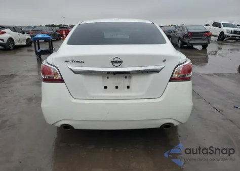 2015 Nissan Altima 2.5 из США, поврежденный, VIN 1N4AL3AP6FC413241